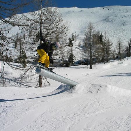 Hotel Krvavec Cerklje na Gorenjskem Luaran gambar