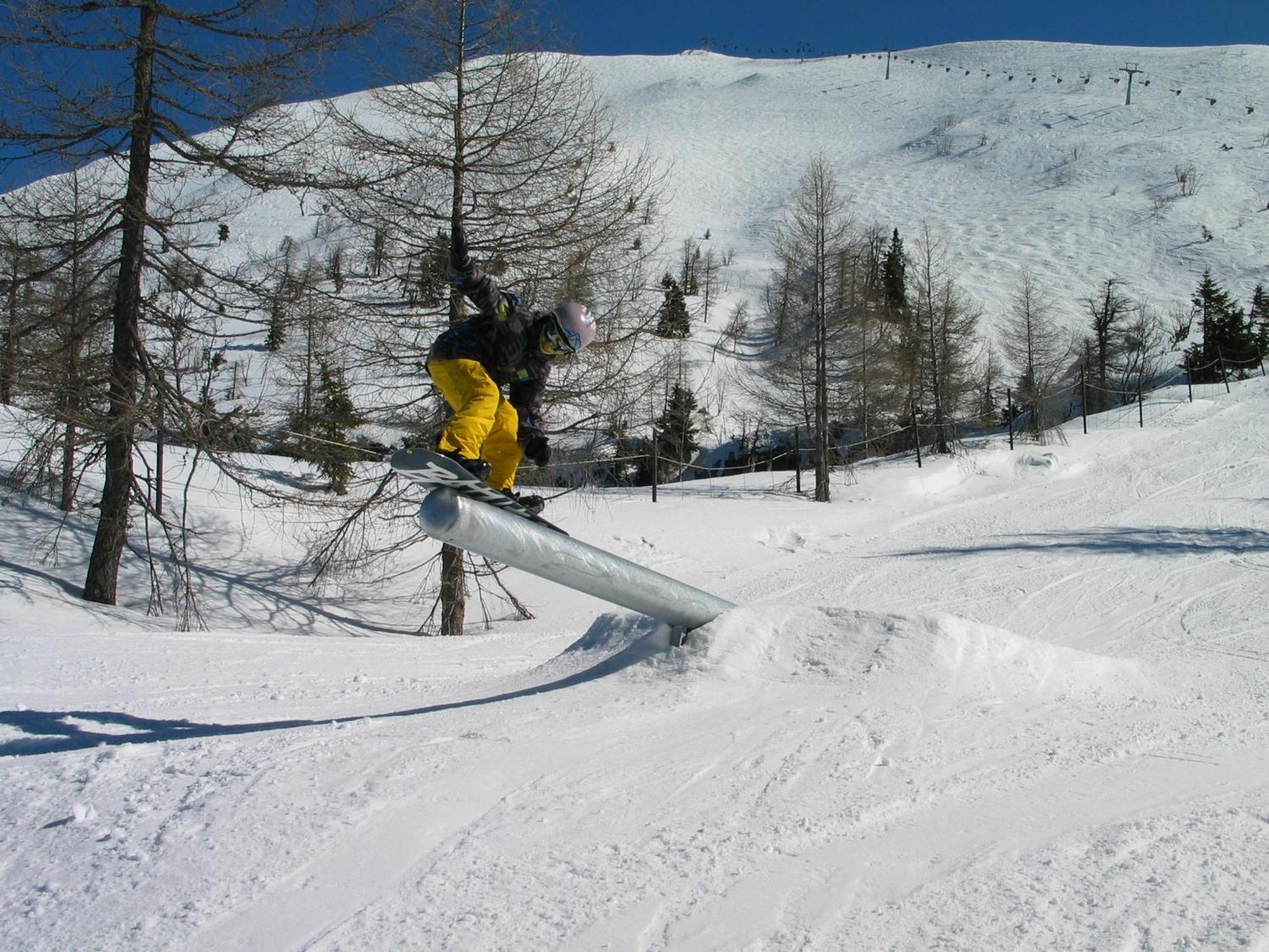 Hotel Krvavec Cerklje na Gorenjskem Luaran gambar